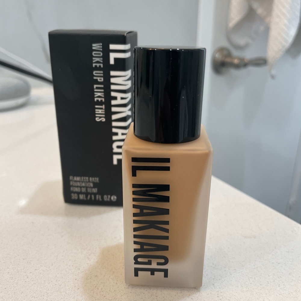 IL MAKIAGE Woke Up Like This Foundation - shade 120